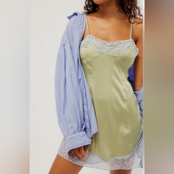 ⭐️FREE PEOPLE ARIES RISING MINI SLIP SIZE S - Picture 2 of 8